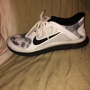 Nike Shoes - Nike running shoe Nike Shoes - Nike running shoe